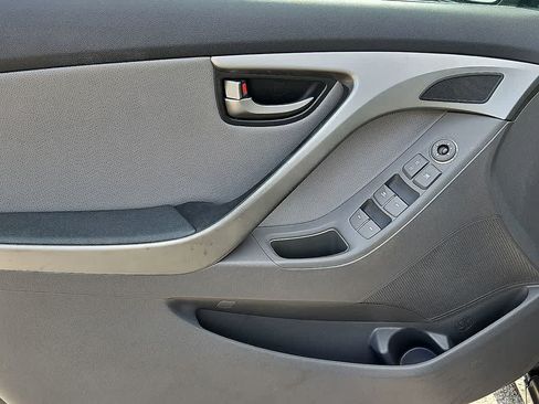 Used 2013 Hyundai Elantra Limited FWD image 11