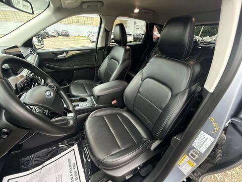 Used 2022 Ford Escape Titanium AWD/4WD image 13