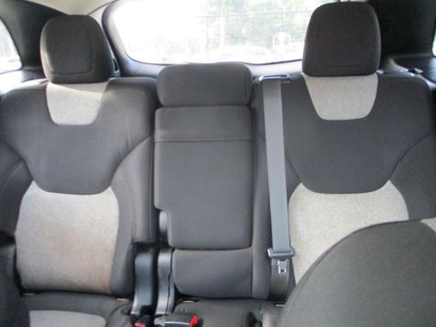 Used 2014 Jeep Cherokee Latitude w/ Comfort/Convenience Group FWD image 14