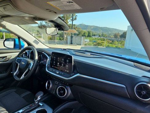 Used 2025 Chevrolet Blazer LT FWD image 28