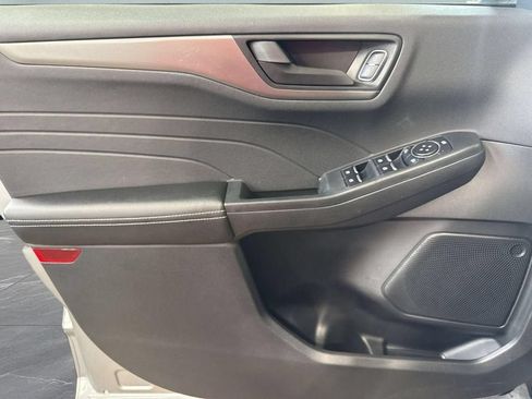 Used 2023 Ford Escape FWD image 14