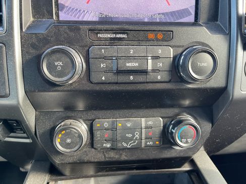 Used 2022 Ford F250 XLT w/ XLT Premium Package AWD/4WD image 17