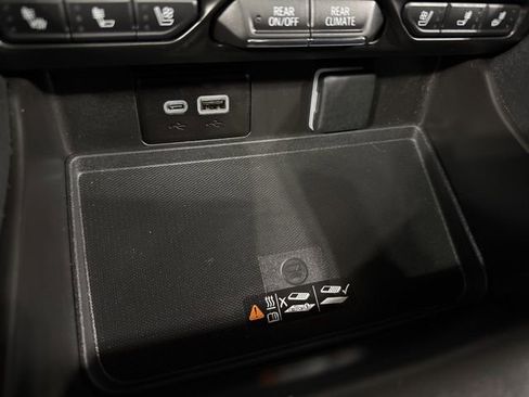 Used 2024 GMC Yukon AT4 AWD/4WD image 15