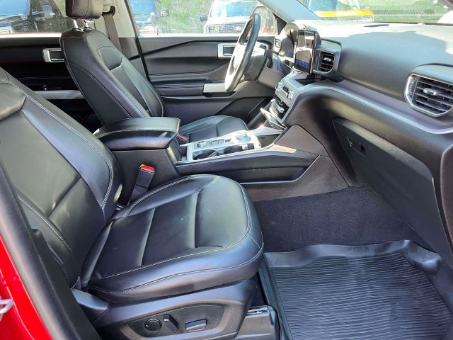 Certified 2023 Ford Explorer XLT w/ Equipment Group 202A AWD/4WD image 26