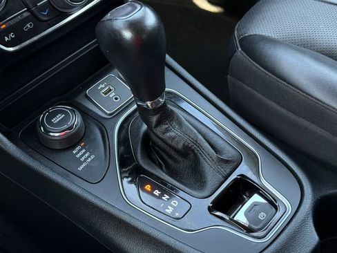 Used 2023 Jeep Cherokee Altitude Lux AWD/4WD image 23