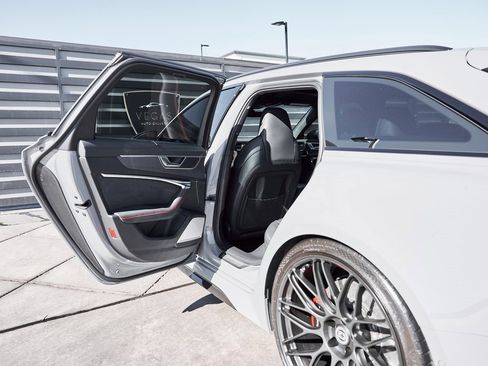 Used 2022 Audi RS 6 image 34