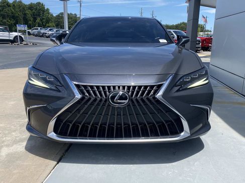 Used 2022 Lexus ES 350 Ultra Luxury w/ Accessory Package 2 FWD image 11