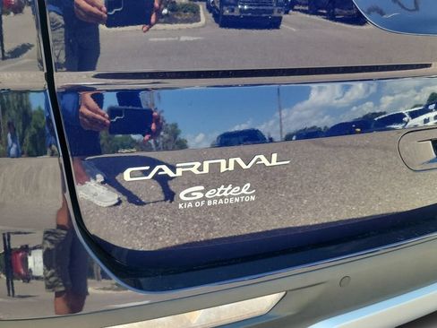 Used 2024 Kia Carnival LX FWD image 10