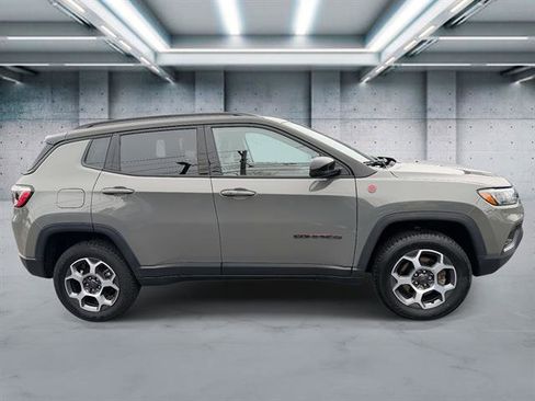 Used 2022 Jeep Compass Trailhawk image 3