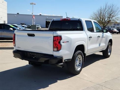 Used 2026 Chevrolet Colorado W/T w/ Advanced Trailering Package AWD/4WD image 3
