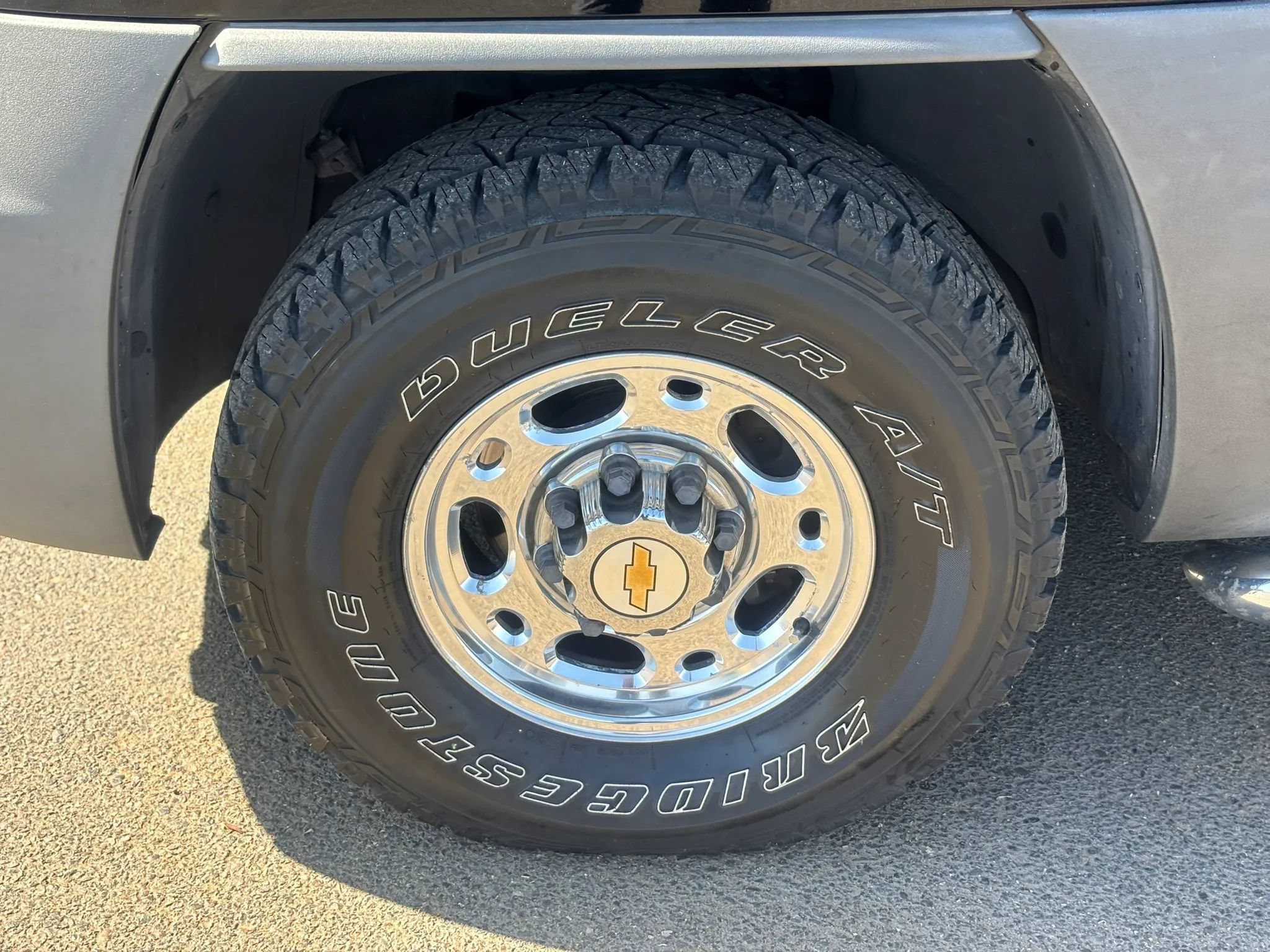 Used 2002 Chevrolet Avalanche 2500 w/ Convenience Pkg AWD/4WD image 11