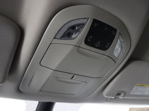 Used 2024 Chrysler Pacifica Touring-L FWD image 61