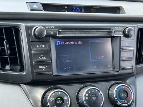 Used 2013 Toyota RAV4 LE AWD/4WD image 12