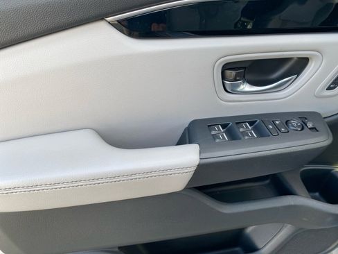 Certified 2023 Honda Pilot Touring image 36