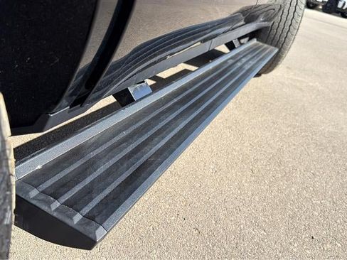 Used 2025 GMC Yukon AT4 Ultimate w/ LPO, Floor Liner Package AWD/4WD image 15