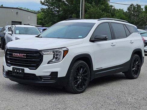 Used 2024 GMC Terrain SLE w/ Driver Convenience Package FWD image 10