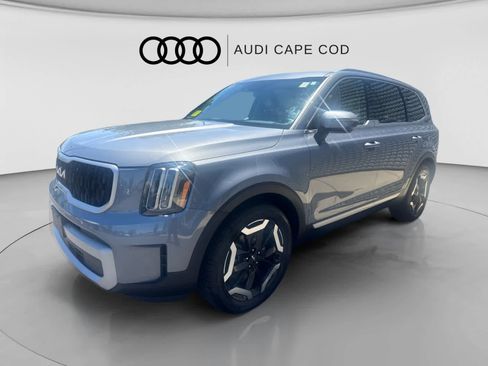 Used 2023 Kia Telluride EX w/ EX Captain's Chair Package AWD/4WD image 4