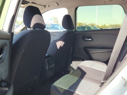 Used 2023 Nissan Rogue SV image 13