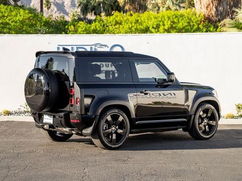 Used 2025 Land Rover Defender 90 X-Dynamic SE image 9