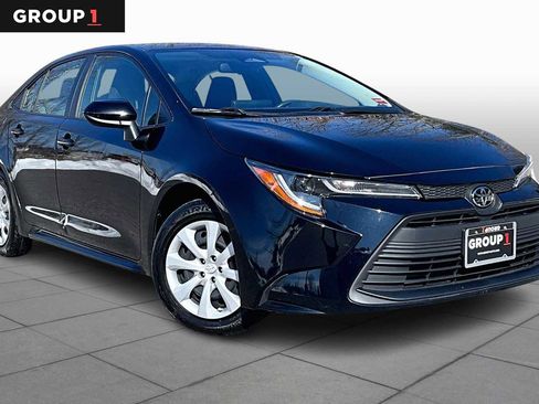 Certified 2023 Toyota Corolla LE image 3