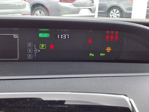 Used 2022 Toyota Prius XLE image 17