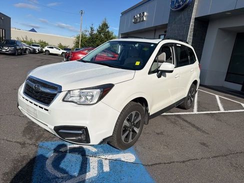 Used 2017 Subaru Forester 2.5i Premium AWD/4WD image 3