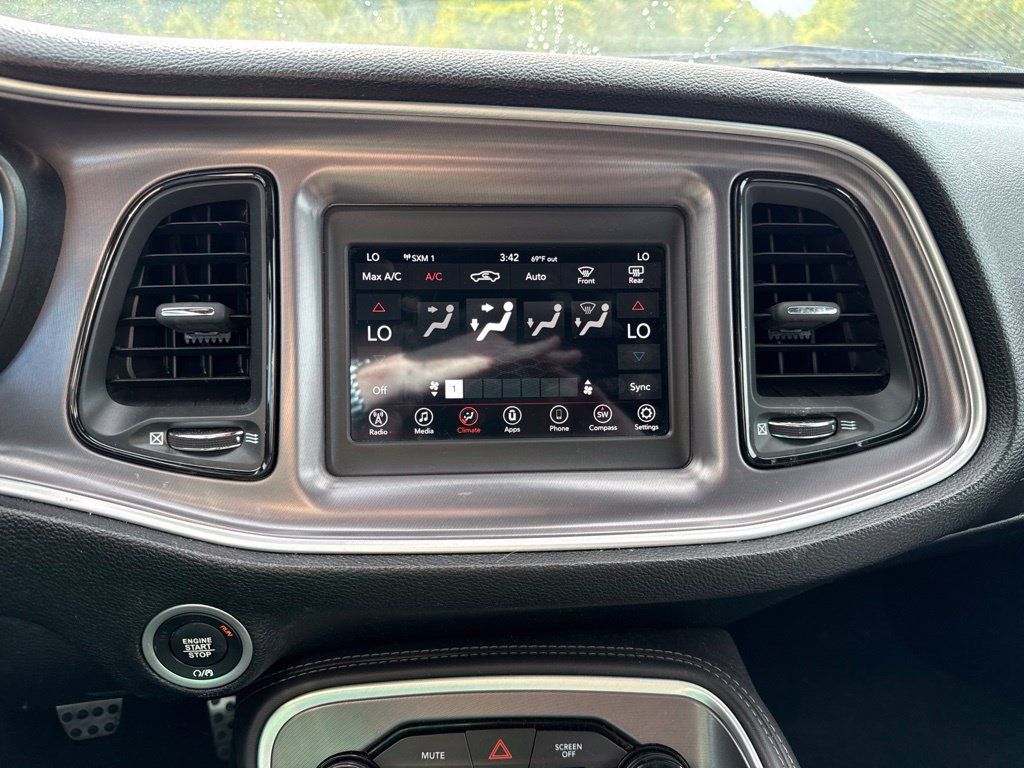 Used 2019 Dodge Challenger R/T RWD image 20