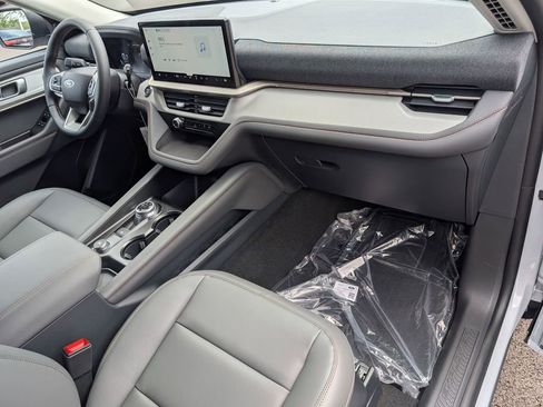 New 2026 Ford Explorer Active AWD/4WD image 22