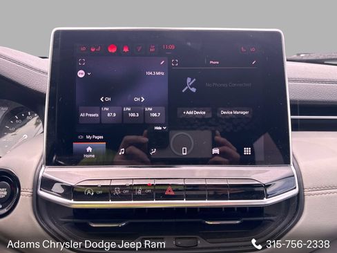 Used 2022 Jeep Compass Limited w/ Sun and Sound Group AWD/4WD image 17
