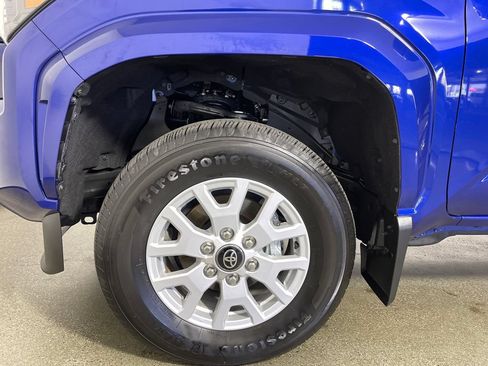 Certified 2025 Toyota Tacoma SR5 AWD/4WD image 11