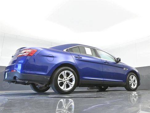 Used 2015 Ford Taurus SE FWD image 33