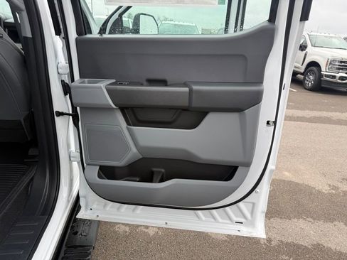 New 2026 Ford F250 XL w/ XL Chrome Package image 21
