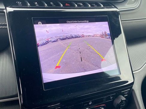 Used 2023 Jeep Grand Cherokee L Laredo image 10