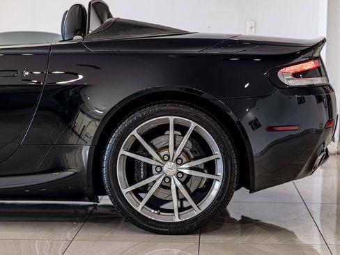 Used 2010 Aston Martin V8 Vantage Roadster RWD image 7