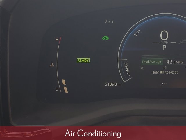 Used 2025 Toyota Camry SE FWD image 12