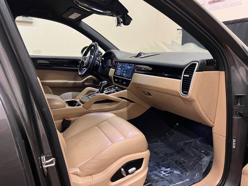 Used 2020 Porsche Cayenne AWD/4WD image 27