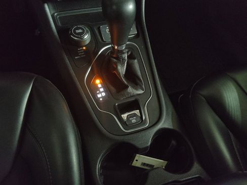 Used 2020 Jeep Cherokee Latitude Plus w/ Cold Weather Group image 26