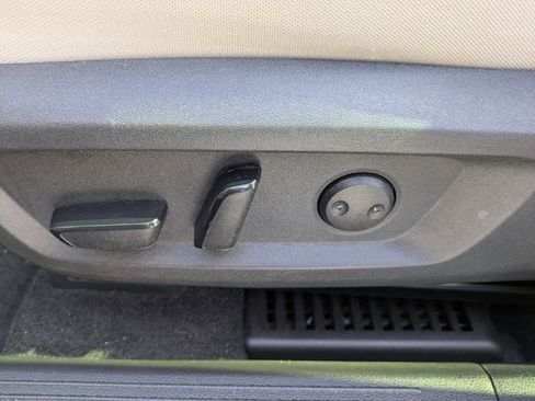 Used 2023 Nissan Rogue SV image 20