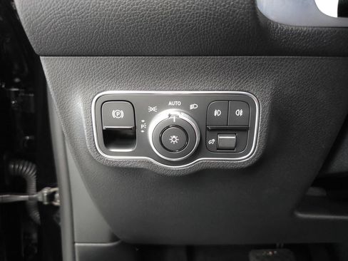 Certified 2026 Mercedes-Benz GLB 250 4MATIC image 9