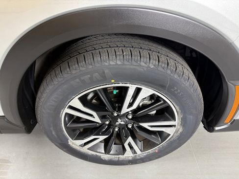 Used 2023 Mitsubishi Eclipse Cross SE image 11