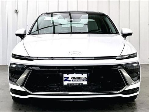 Used 2025 Hyundai Sonata Limited FWD image 3
