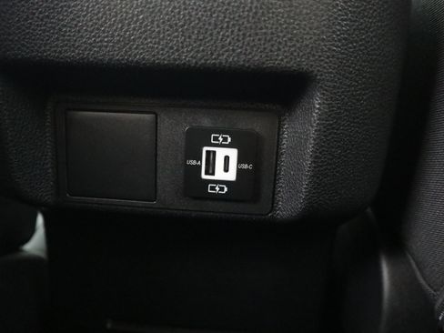 Used 2025 Toyota Tacoma SR5 AWD/4WD image 17
