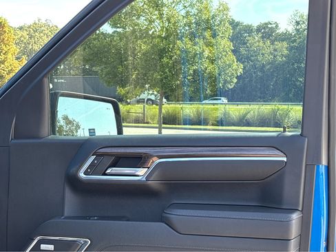 Used 2023 Chevrolet Silverado 1500 LT Trail Boss w/ LT Trail Boss Premium Package image 14