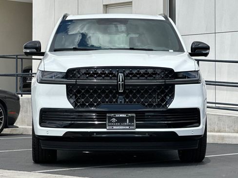 New 2026 Lincoln Navigator Reserve AWD/4WD image 8