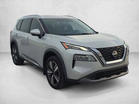 Used 2023 Nissan Rogue SL w/ SL Premium Package FWD image 3