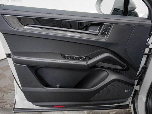 New 2026 Porsche Cayenne GTS AWD/4WD image 26