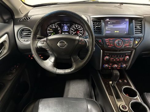 Used 2015 Nissan Pathfinder Platinum w/ Family Entertainment Package AWD/4WD image 11