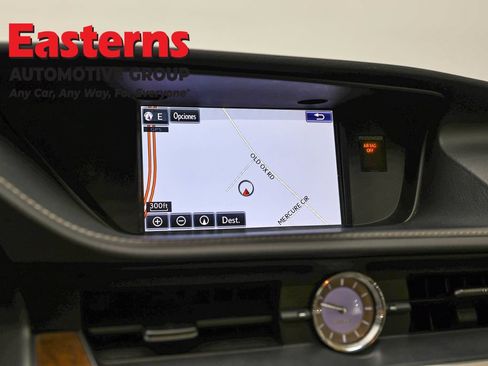 Used 2015 Lexus ES 350 w/ Luxury Package FWD image 19