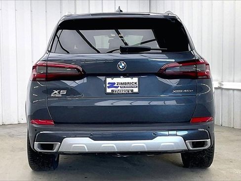 Used 2022 BMW X5 xDrive45e image 4