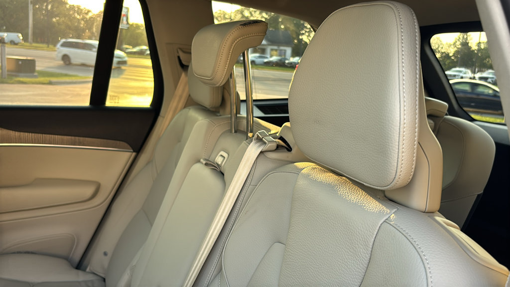 Certified 2024 Volvo XC90 T8 Plus w/ Protection Package Premier AWD/4WD image 10